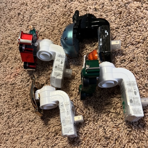 Bath and Body Works Holiday Wallflower Bundle - Picture 7 of 10